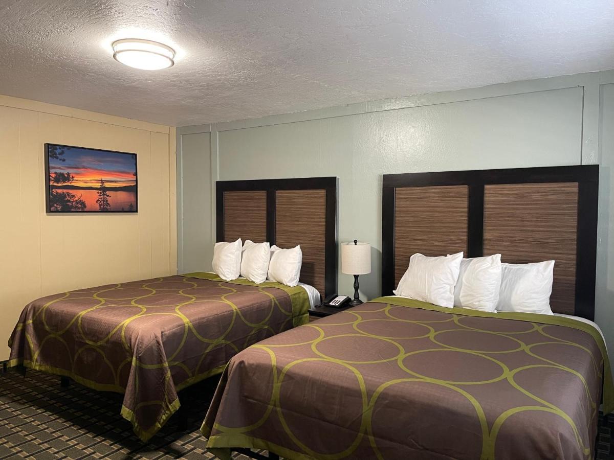 سووث لاك تاهوي Pinewood Inn المظهر الخارجي الصورة