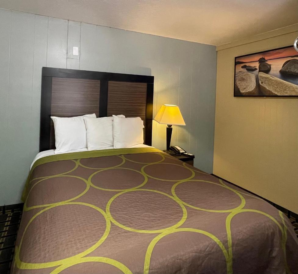سووث لاك تاهوي Pinewood Inn المظهر الخارجي الصورة