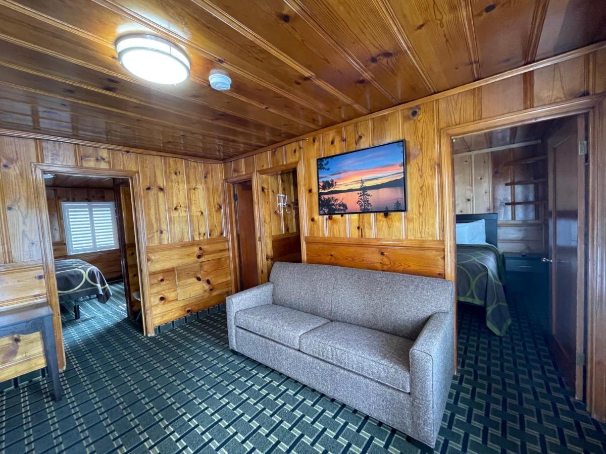 سووث لاك تاهوي Pinewood Inn المظهر الخارجي الصورة