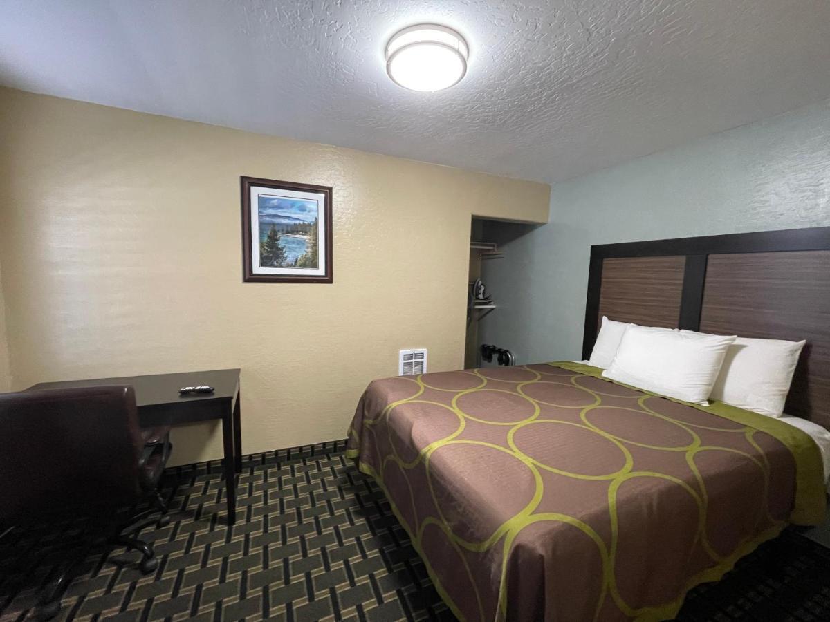 سووث لاك تاهوي Pinewood Inn المظهر الخارجي الصورة