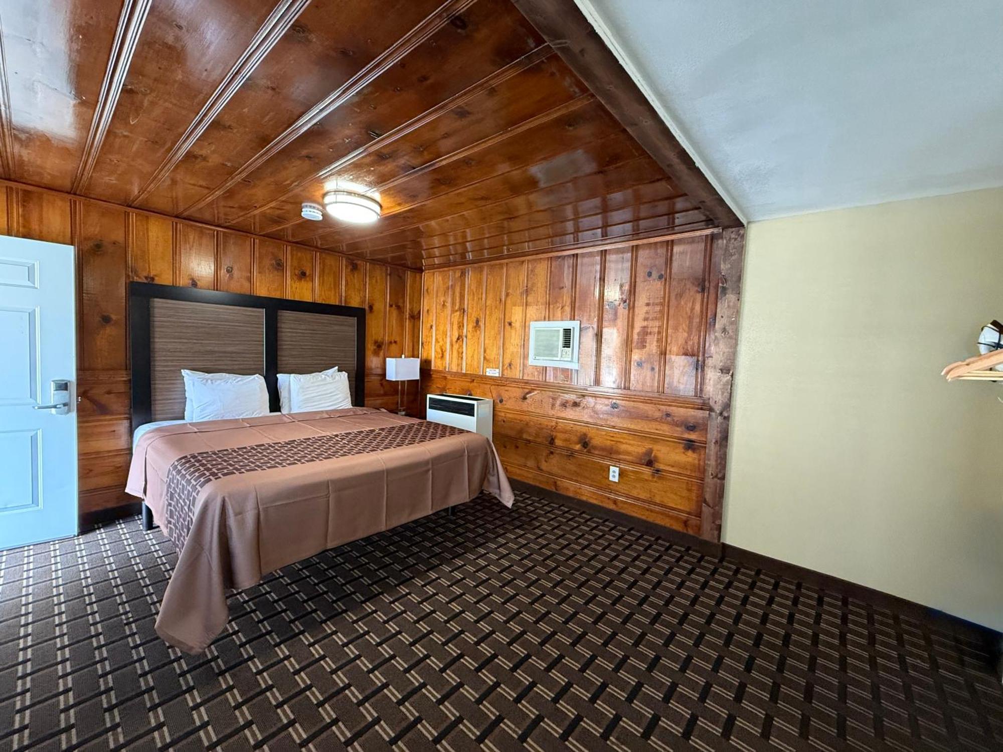 سووث لاك تاهوي Pinewood Inn المظهر الخارجي الصورة