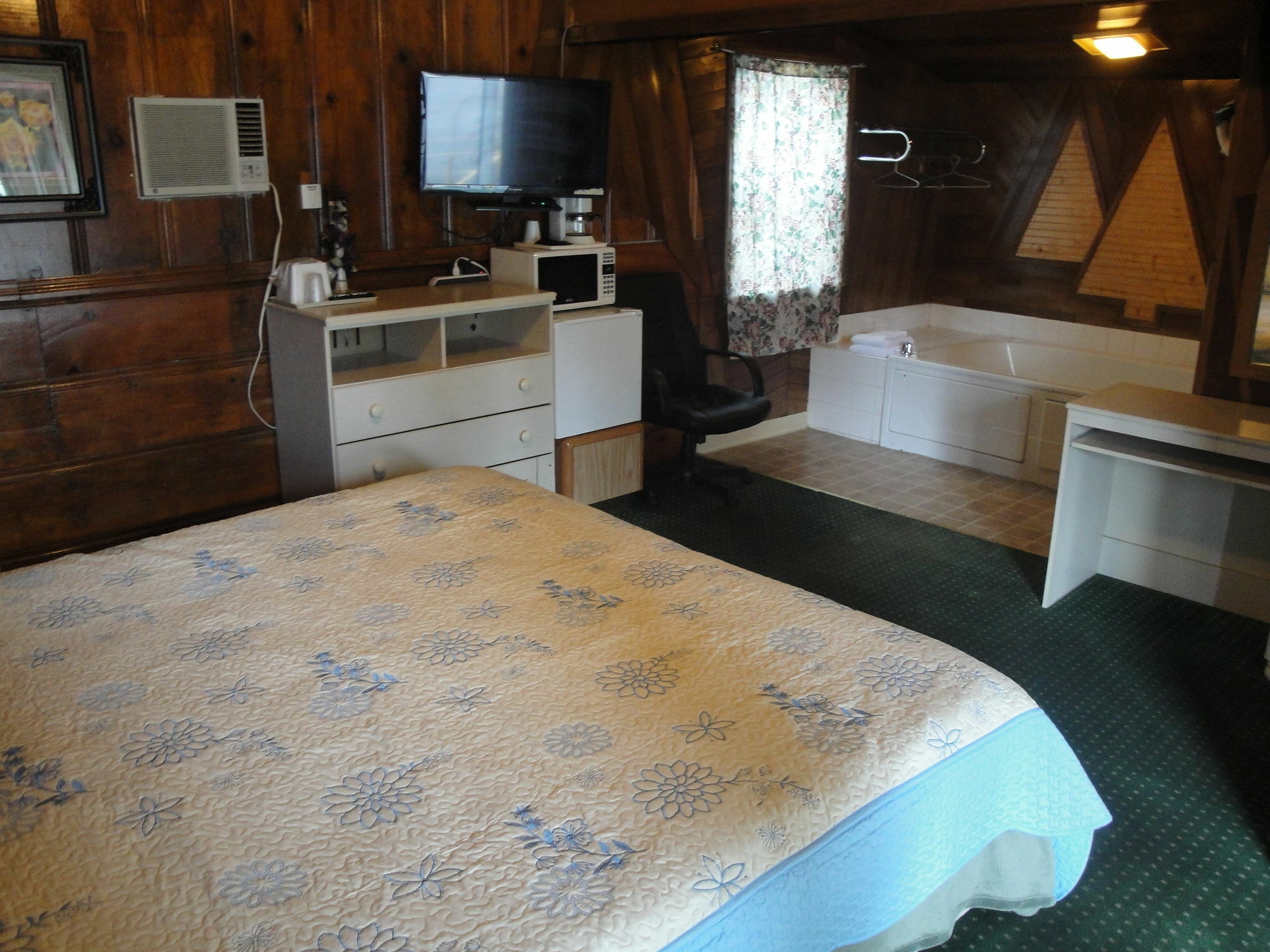 سووث لاك تاهوي Pinewood Inn المظهر الخارجي الصورة